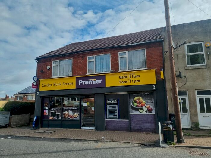 4 Bedroom Flat To Rent In Cinder Bank, Dudley, DY2