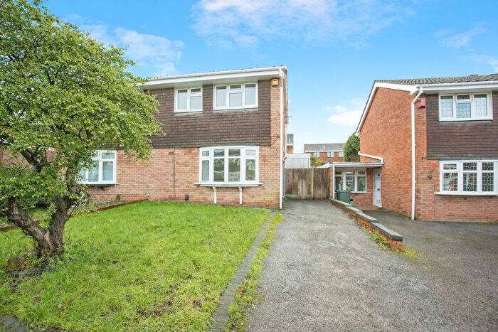 3 Bedroom Semi Detached House For Sale In Scammerton, Wilnecote, B77