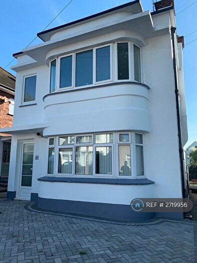 2 Bedroom Flat To Rent In Station Road, Leigh On Sea, SS9