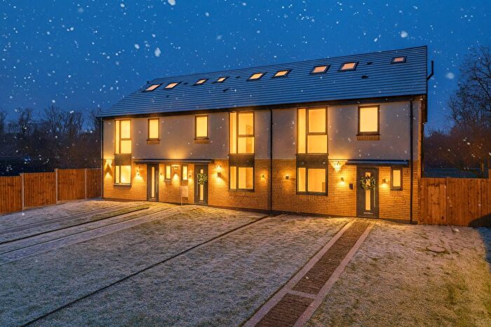 4 Bedroom End Of Terrace House For Sale In House, Dove Gardens, Dovedale, Ware, SG12