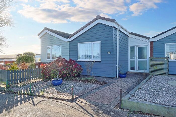 2 Bedroom Bungalow For Sale In Cumber Drive, Brixham, TQ5