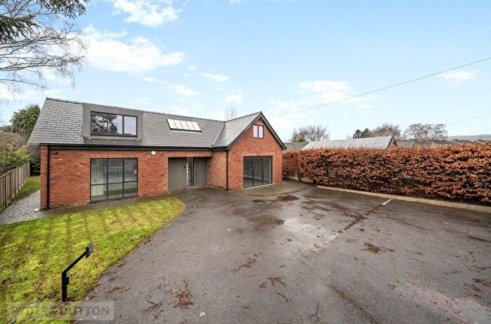 5 Bedroom Detached House For Sale In Green Lane, Hadfield, Glossop, Derbyshire, SK13