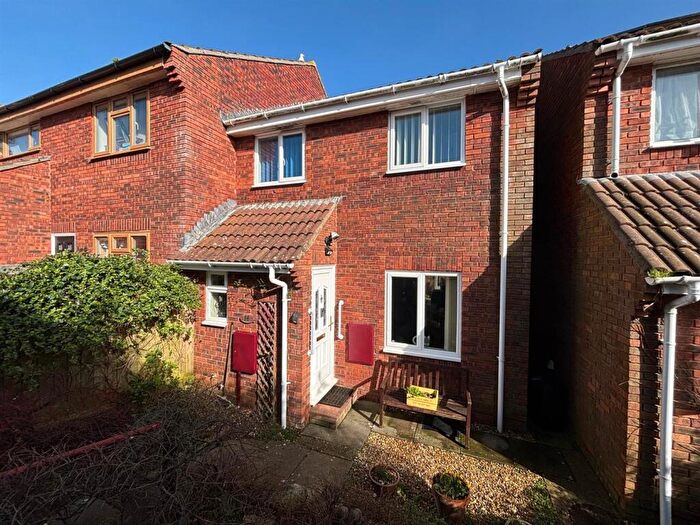 3 Bedroom Semi Detached House For Sale In Mountbatten Close, Weymouth, DT4