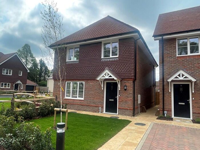 1 Bedroom Flat For Sale In Bluebell Grove, Godalming, Surrey, GU8