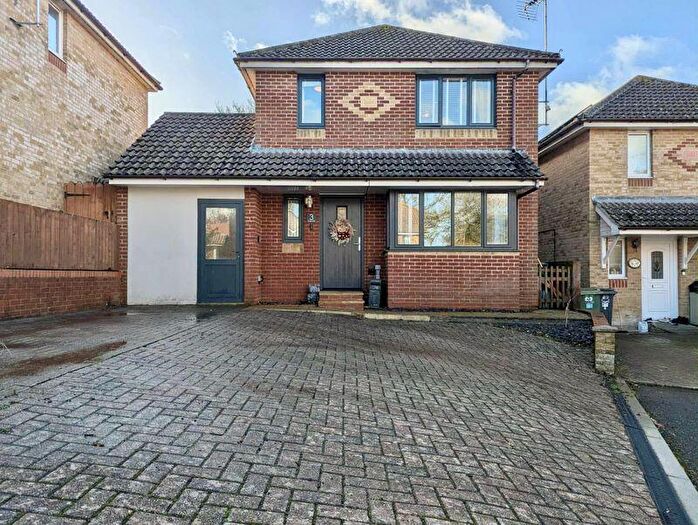 4 Bedroom Detached House For Sale In Oakhills, Shanklin, PO37