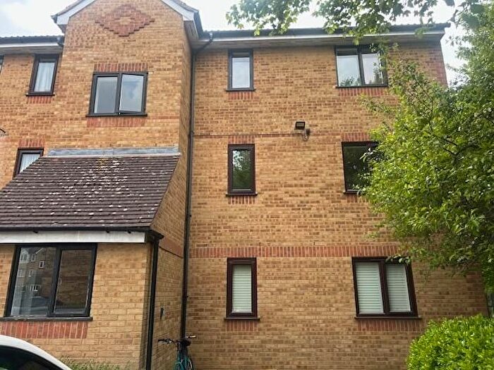 2 Bedroom Flat To Rent In Redford Close, Feltham, TW13