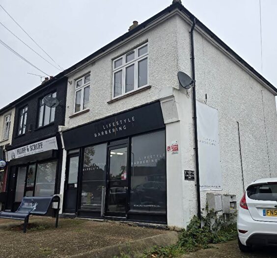 2 Bedroom Flat To Rent In Hillview Avenue Hornchurch, RM11