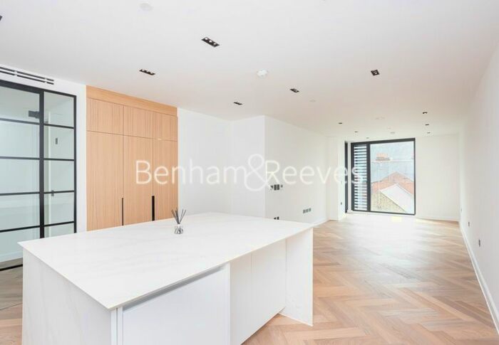 1 Bedroom Flat To Rent In Cluny Mews, Kensington, SW5