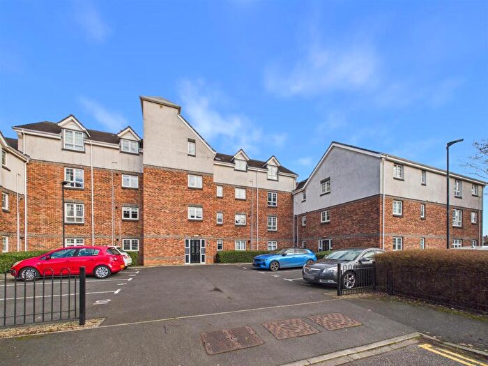 3 Bedroom Apartment For Sale In Bishopbourne Court, Preston Grange, NE29