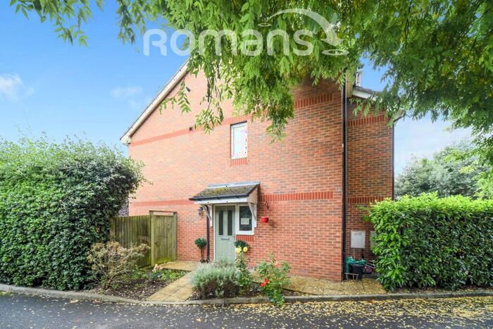 3 Bedroom Semi-Detached House To Rent In Bucks Copse, Wokingham, RG41