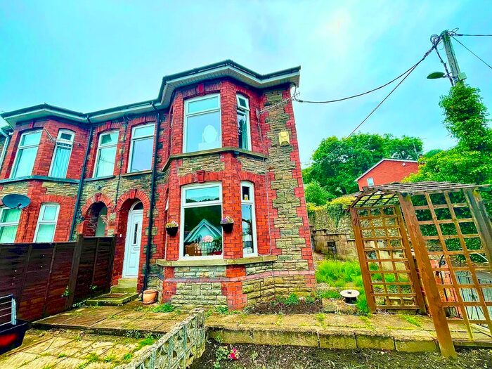 4 Bedroom End Terrace House For Sale In Park View, Freeholdland Road