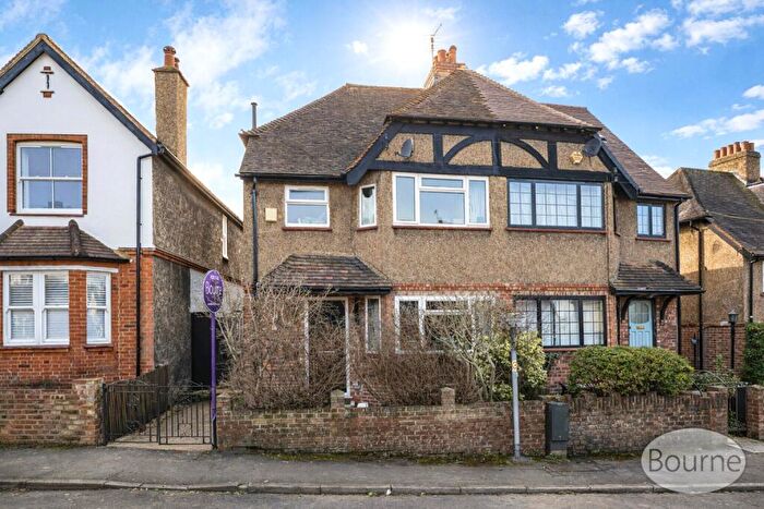 3 Bedroom Semi Detached House For Sale In Bray Road, Guildford, Surrey, GU2