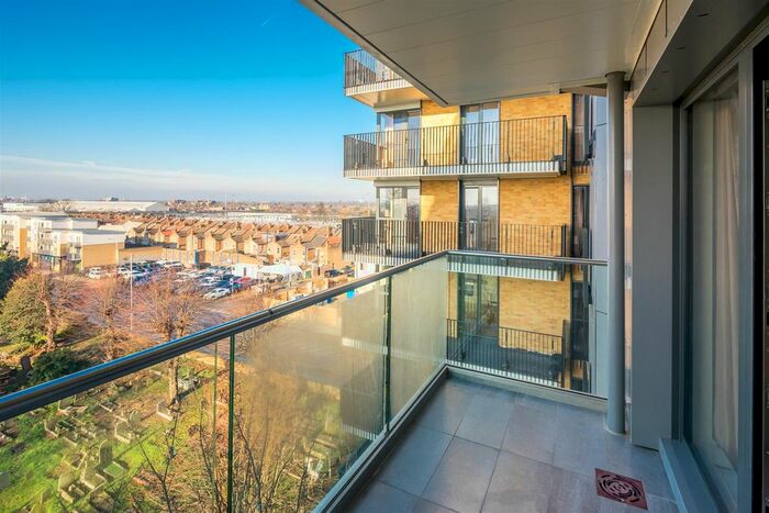 1 Bedroom Flat To Rent In Charter House, High Road, IG1