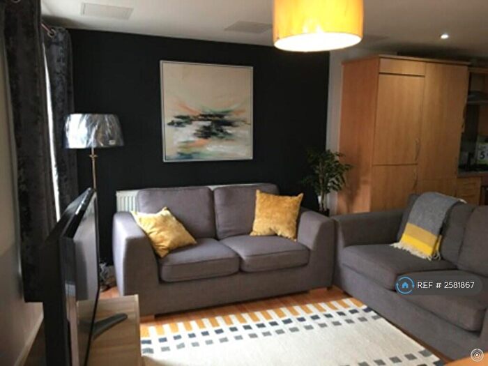 2 Bedroom Flat To Rent In The Atrium, Nottingham, NG2