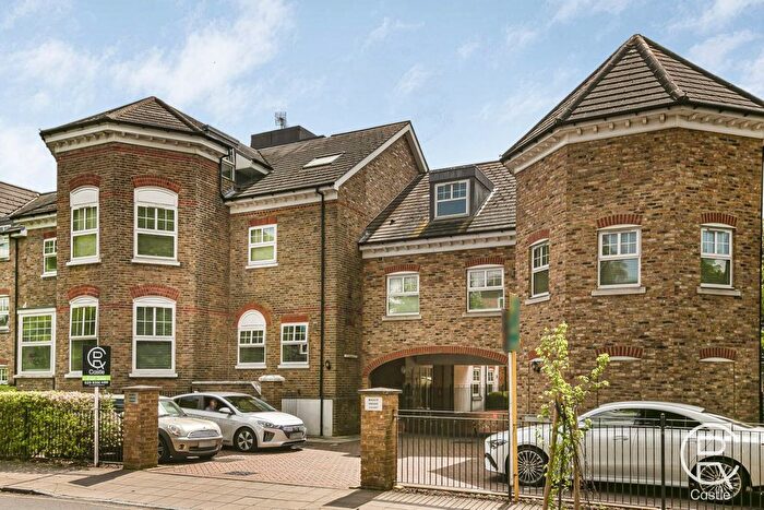 1 Bedroom Flat To Rent In Manor House Court, Golden Manor, Hanwell, W7
