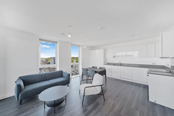 2 Bedroom Flat To Rent In Batavia Road, London, SE14
