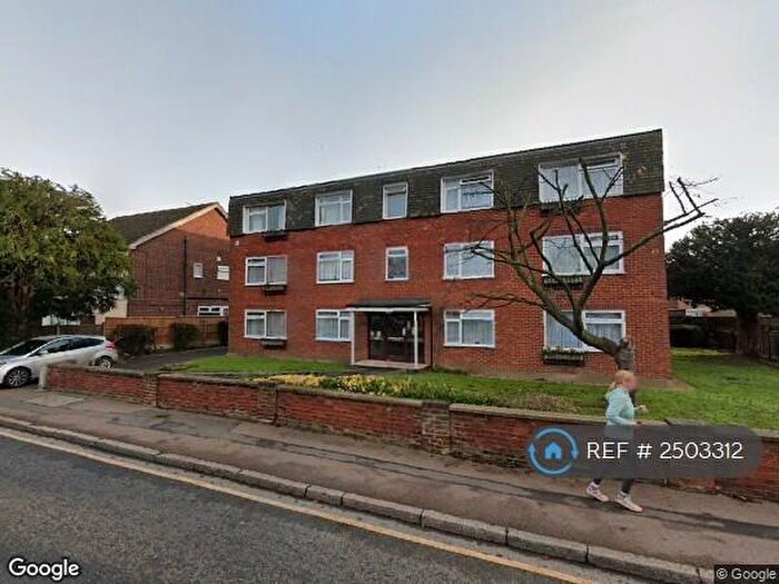 2 Bedroom Flat To Rent In Church Road, Corringham, Stanford-Le-Hope, SS17
