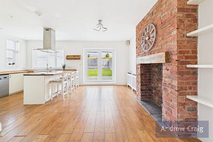 3 Bedroom Semi-Detached House For Sale In Tudor Grove, Humbledon, SR3