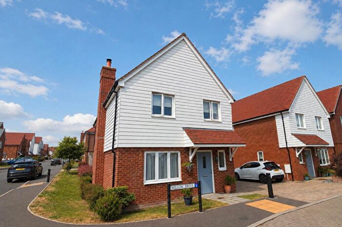3 Bedroom Detached House For Sale In Willow Drive, Littlebourne, Canterbury, Kent, CT3