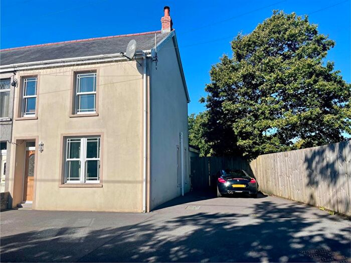 3 Bedroom Semi-Detached House For Sale In Bethesda Road, Tumble, Llanelli, SA14