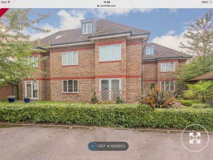 1 Bedroom Flat To Rent In Cobham, Cobham, KT11