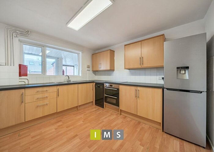 3 Bedroom Flat To Rent In Bucknell Road, Bicester, OX26