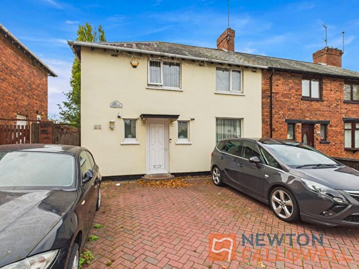 3 Bedroom Semi-Detached House For Sale In Hollemeadow Avenue, Blakenall Heath, WS3