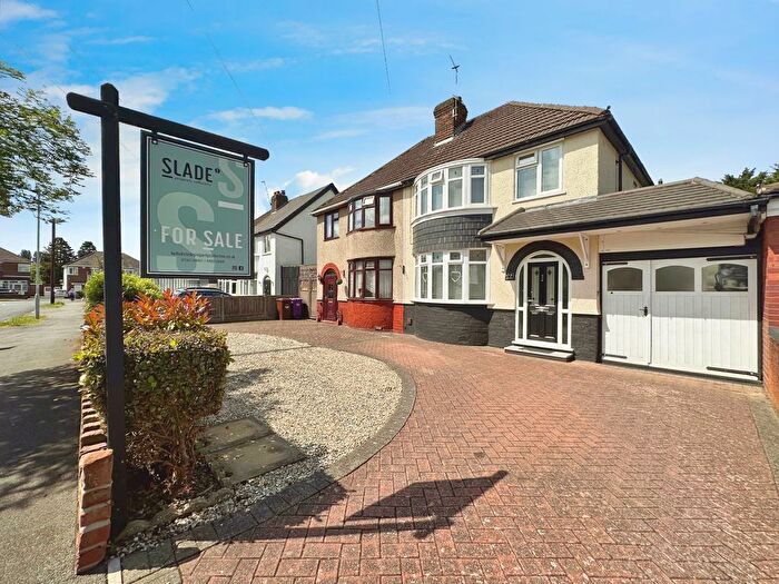 3 Bedroom Semi-Detached House For Sale In Southbourne Road, Fordhouses, Wolverhampton, WV10