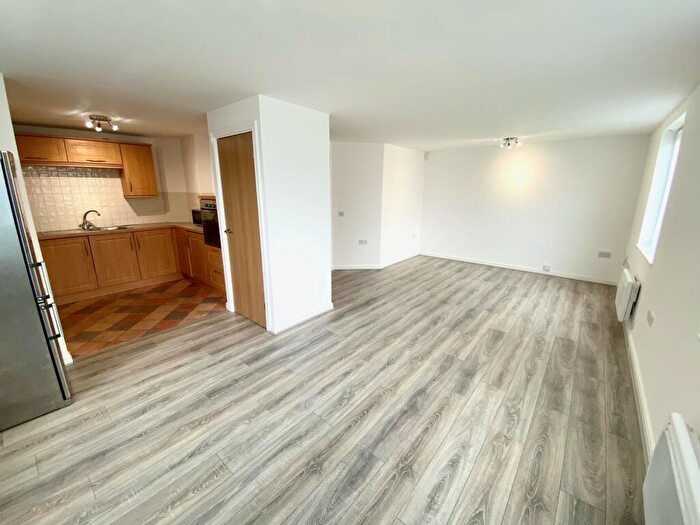 3 Bedroom Apartment To Rent In Aprilia House, Lloyd George Avenue, CF10