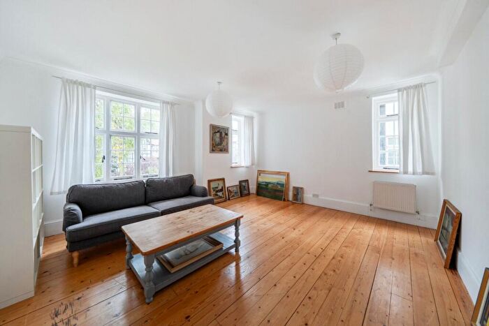 1 Bedroom Flat For Sale In Oakeshott Avenue, London, N6