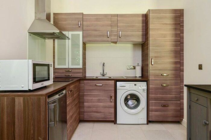 Studio To Rent In Ashley Road, Farnborough, Hampshire, GU14