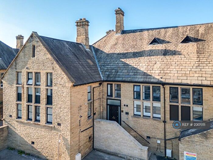 3 Bedroom Terraced House To Rent In Manningham Lane, Bradford, BD8