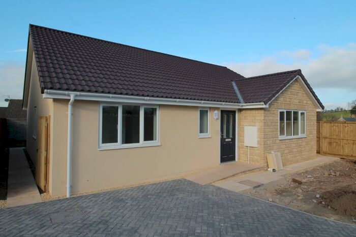 3 Bedroom Bungalow To Rent In Winterfield Road, Paulton, Bristol, Somerset, BS39
