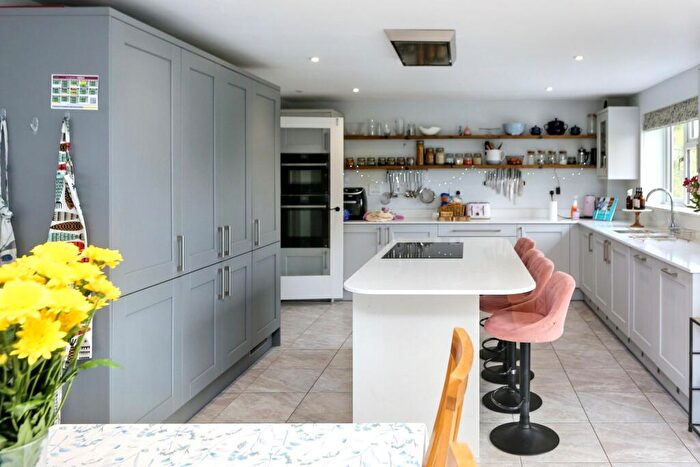 5 Bedroom Detached House For Sale In Botley Road, Bishops Waltham, SO32