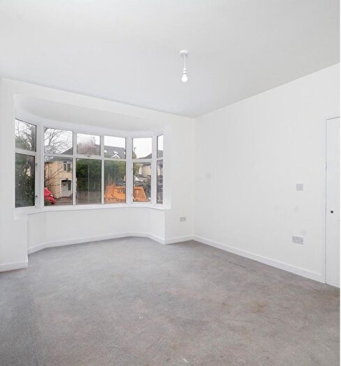 7 Bedroom Semi-Detached House To Rent In Hall Lane, London, NW4