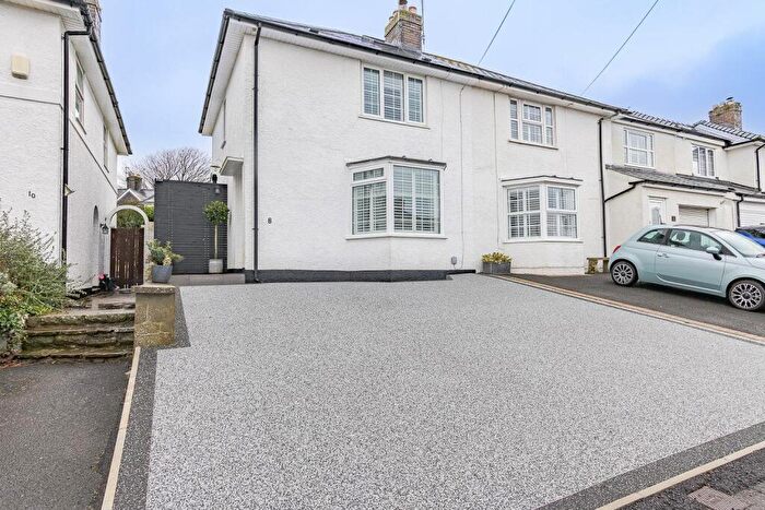 3 Bedroom Semi Detached House For Sale In Bron Awelon, Barry, CF62