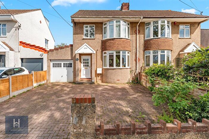 3 Bedroom House For Sale In Park Lane, Frampton Cotterell, Bristol, BS36