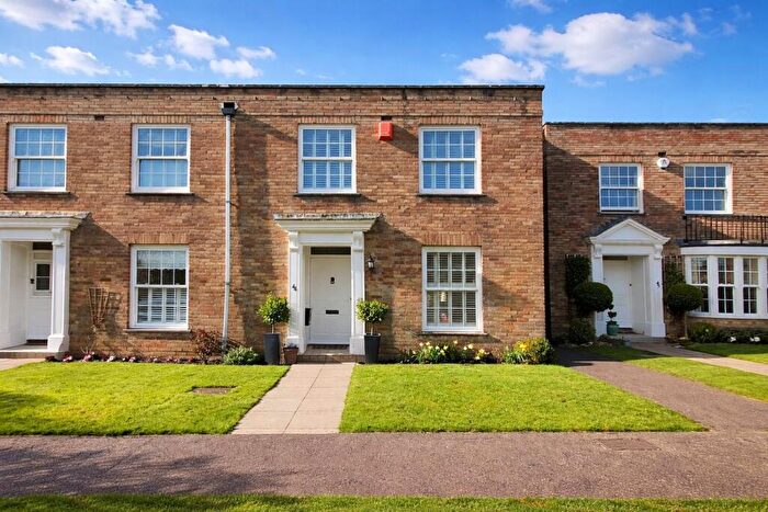 3 Bedroom Semi-Detached House For Sale In Courtenay Place, Lymington, SO41