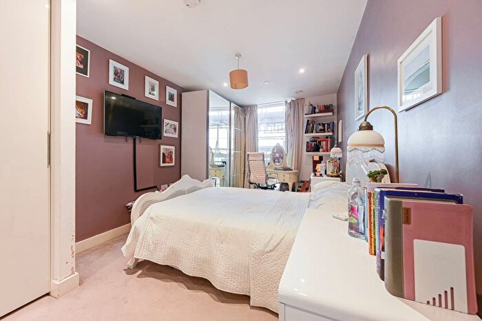 2 Bedroom Flat For Sale In Wyndham Apartments, East Greenwich, London, SE10