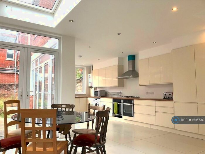 6 Bedroom Terraced House To Rent In Polsloe Road, Exeter, EX1