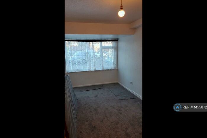 Studio To Rent In London, London, E18