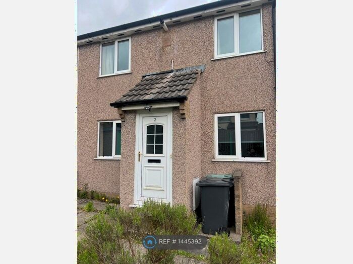 2 Bedroom Flat To Rent In Warren Lane, Eldwick, BD16