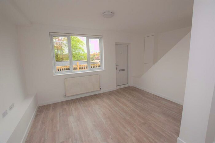 2 Bedroom Flat To Rent In Finchley Road, Golders Green, NW11