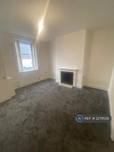 3 Bedroom Terraced House To Rent In Park Street, Oldham, OL2