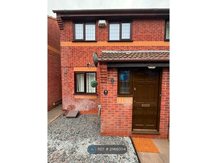 2 Bedroom Semi-Detached House To Rent In Southern Close, Kingswinford, DY6