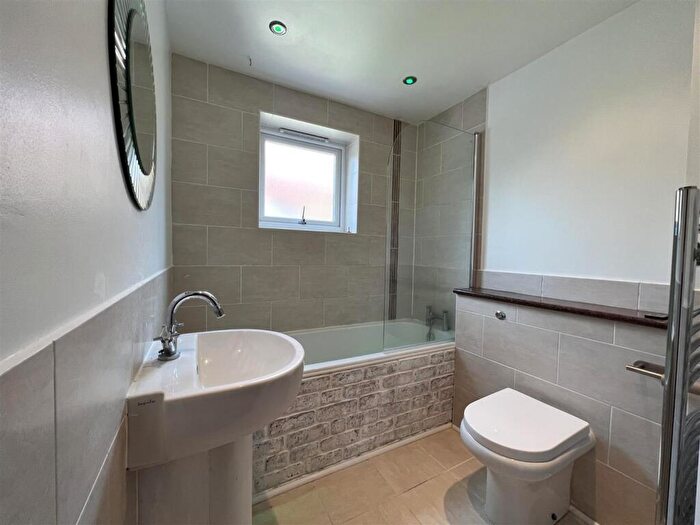 2 Bedroom Apartment To Rent In South Avenue, Southend-On-Sea, SS2