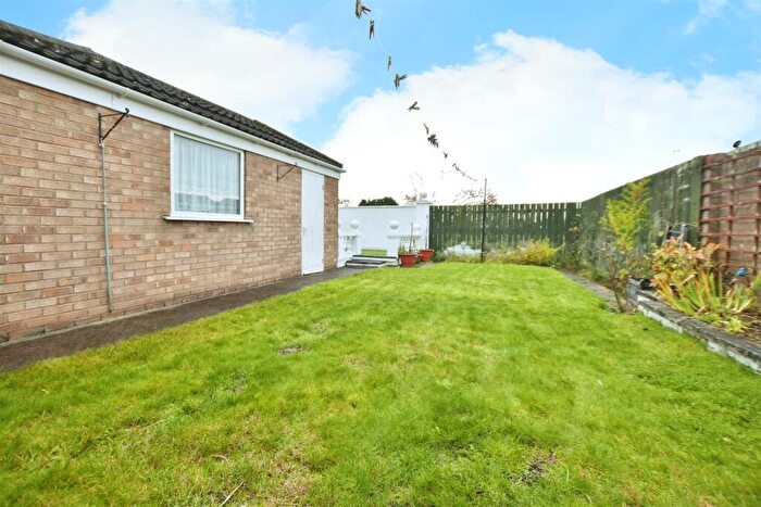 2 Bedroom Semi-Detached Bungalow For Sale In Normanton Rise, Hull, HU4