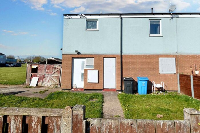 3 Bedroom Semi-Detached House For Sale In Aberdovey Close, Bransholme, Hull, HU7