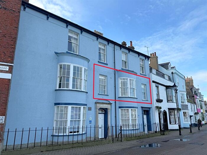 2 Bedroom Apartment For Sale In Trinity Road, Weymouth, DT4
