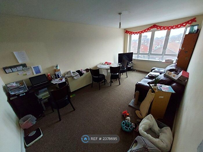 2 Bedroom Flat To Rent In Mill View, Liverpool, L8